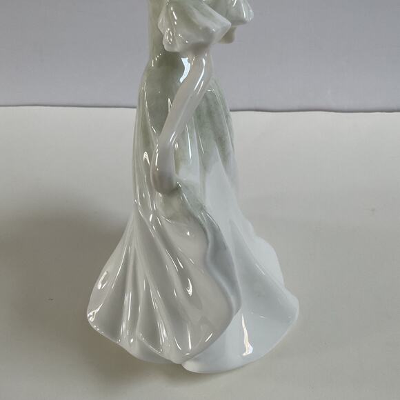 Royal Doulton Figurine Madison Green & White Dress HN 4204 Pretty Ladies Coll. - Picture 12 of 14